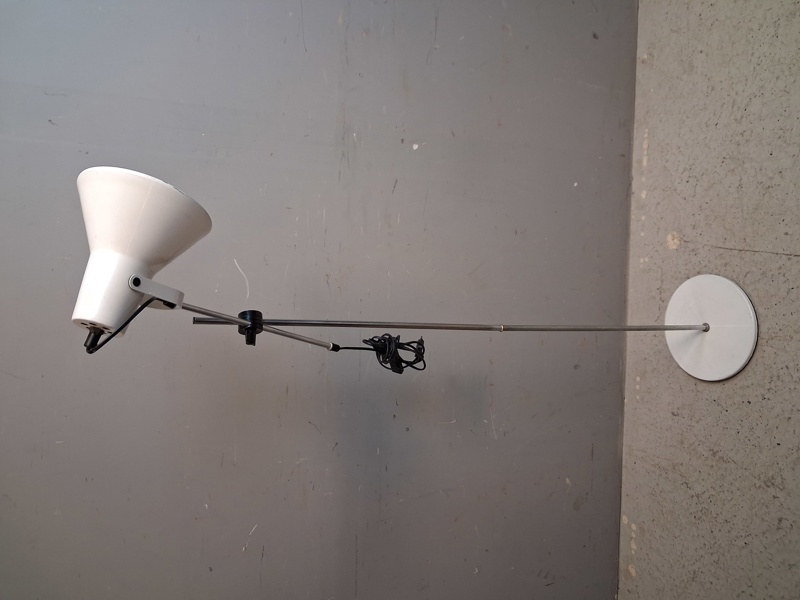 Golvlampa. Justerbar lampa.