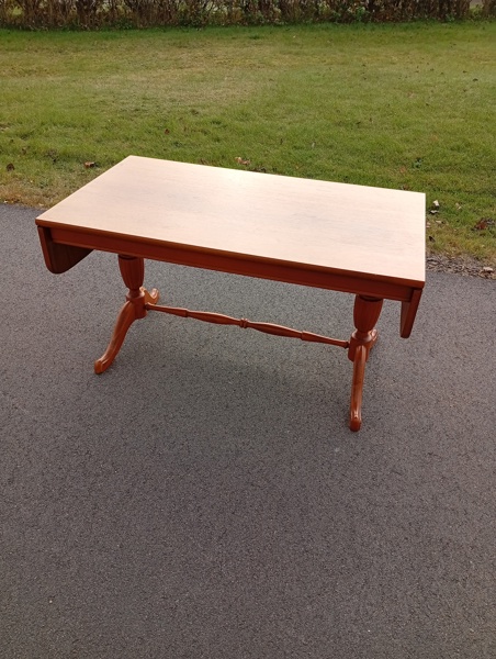 Soffbord med klaffar, Valnöt, 1960/70 talet.
