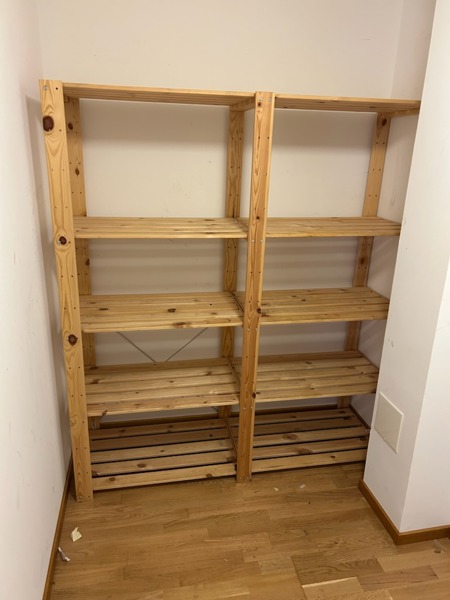 Lagerhylla. "Hejne", IKEA, nyare modellen.
