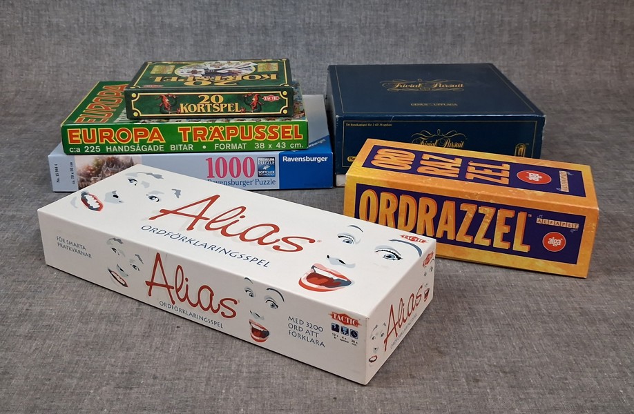 Diverse sällskaps-spel.