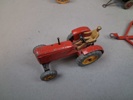 DINKY TOYS. Traktor med tillbehör.