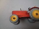 DINKY TOYS. Traktor med tillbehör.