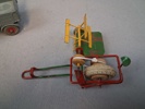 DINKY TOYS. Traktor med tillbehör.