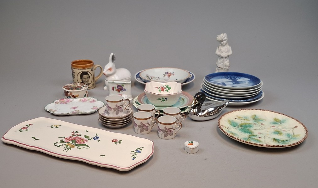 Diverse porslin & keramik. Bl.a Hackefors, Engelskt m.m.