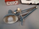 Kokplatta, batteriladdare & skrivbordslampa.