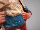 Tomte. Terrakotta, med kratta, troligen Tyskland.
