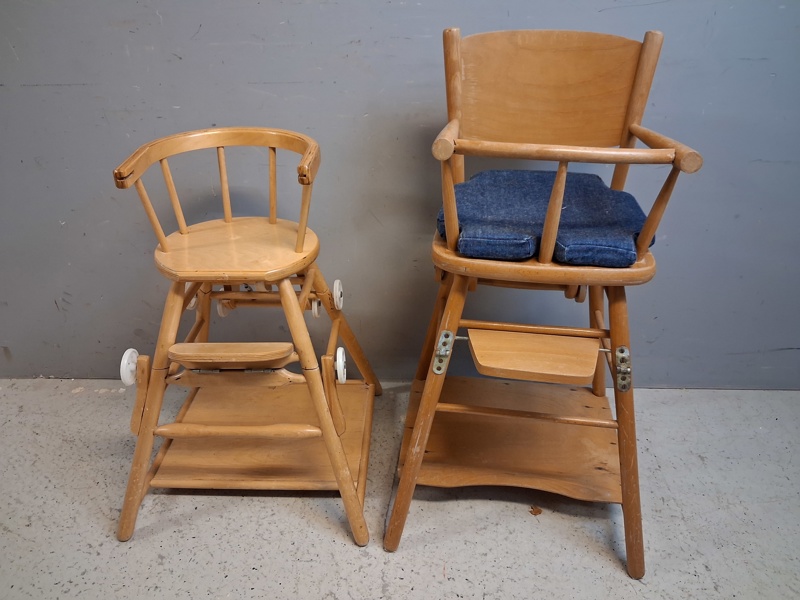 2 Barnstolar.