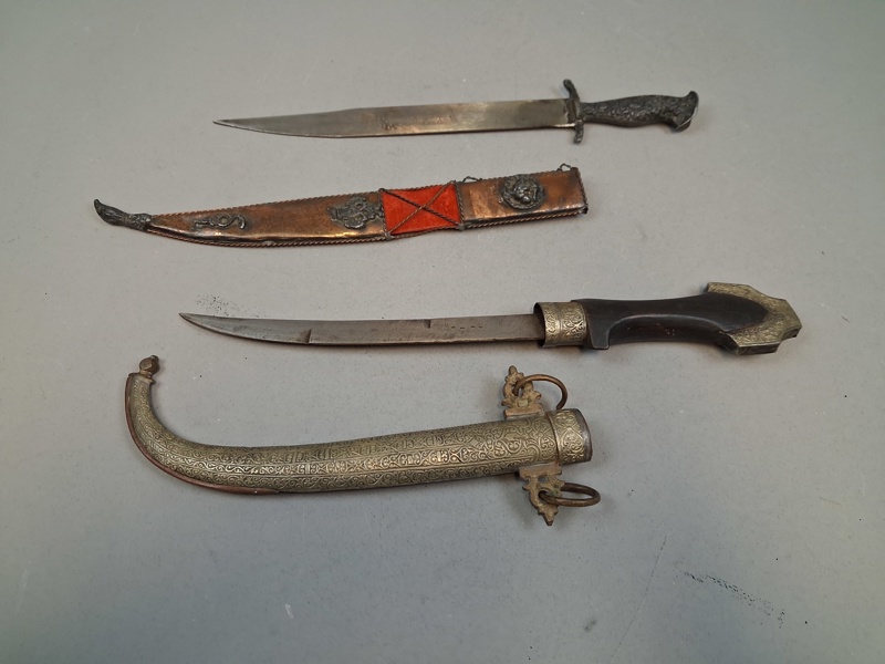 2 Knivar. Metall.