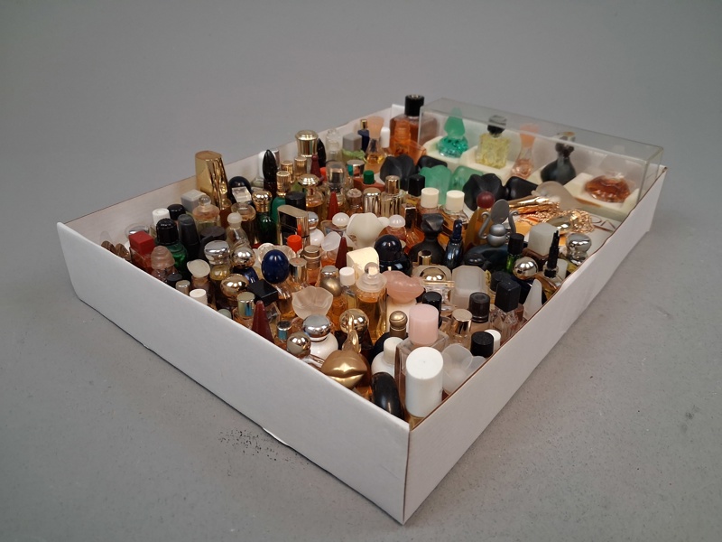Miniatyr parfymflaskor.