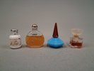 Miniatyr parfymflaskor.