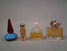 Miniatyr parfymflaskor.