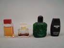 Miniatyr parfymflaskor.