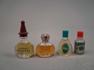 Miniatyr parfymflaskor.