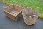 Äldre trälåda & lövkorg.