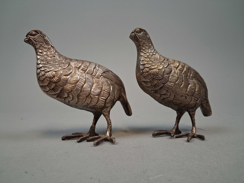 Bordsdekorationer. Två Fåglar, Nysilver.