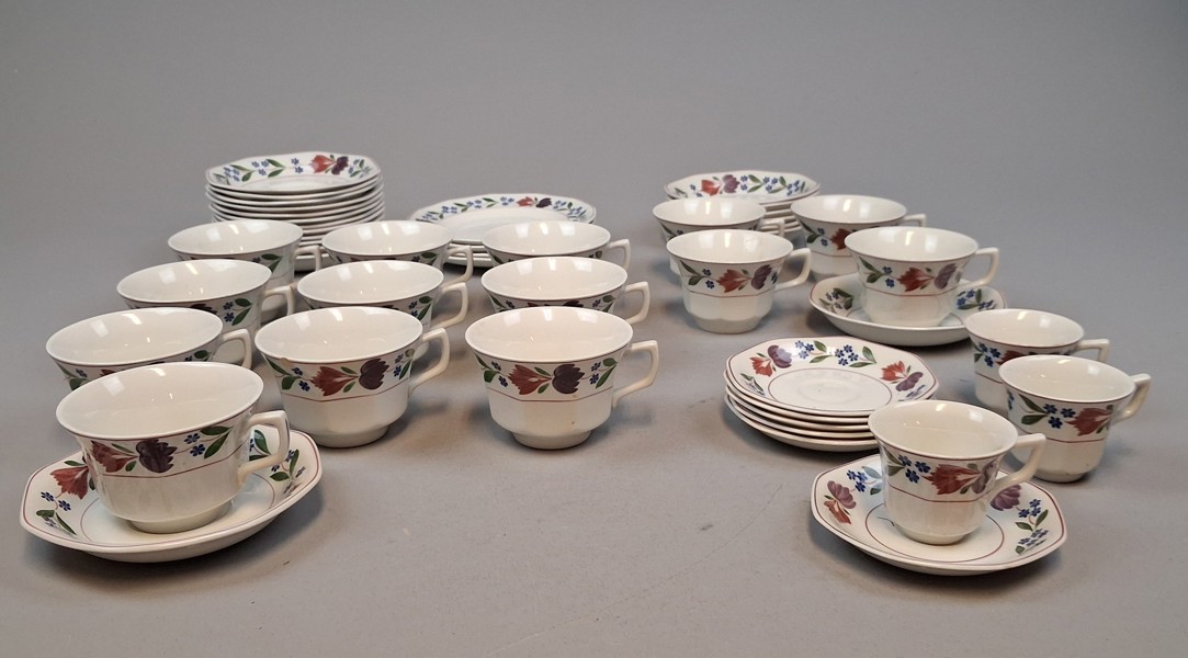 Delar av Te, kaffe & moccaservis, "Old Colonial", Adam, England.