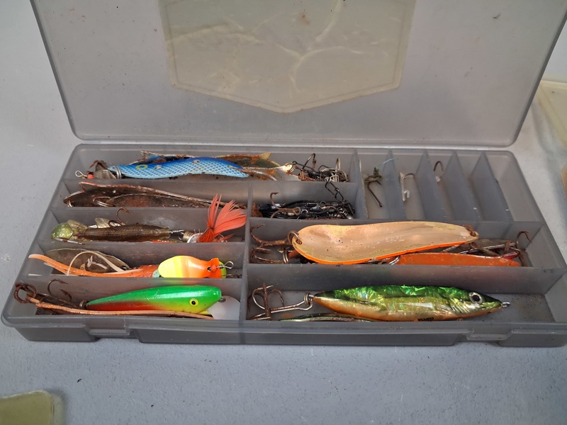 Diverse till fiske. Mestadels drag.