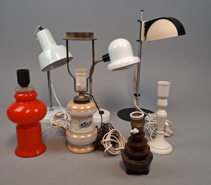 Bordslampa. Bl.a Elidus, Pileprodukter m.m.