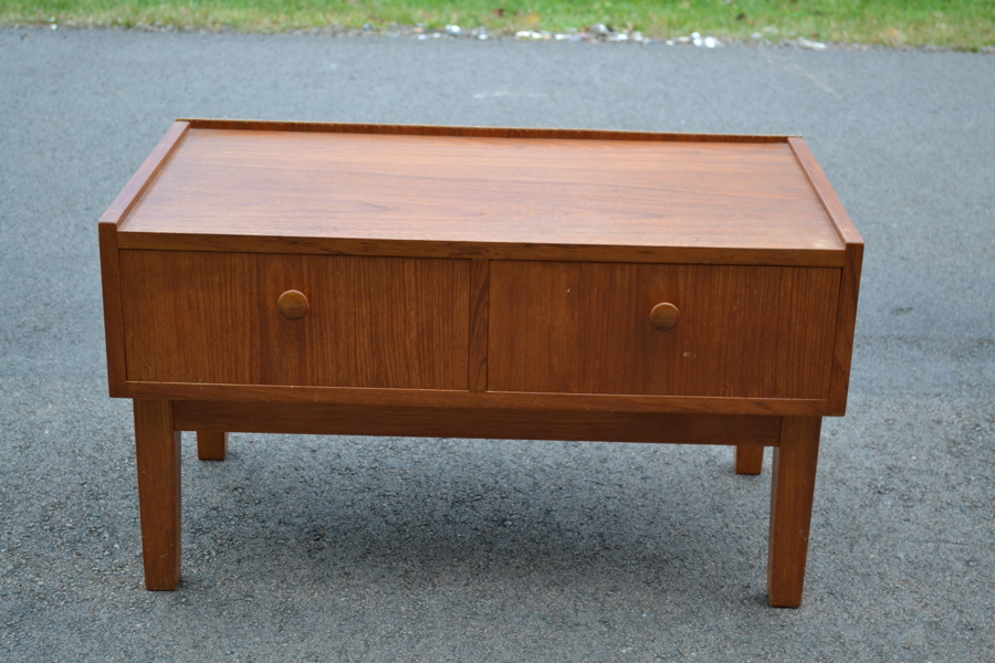 Hallbyrå. Teak, 1950/60-talet.