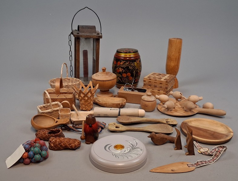 Diverse trä. Bl.a Allmoge m.m.