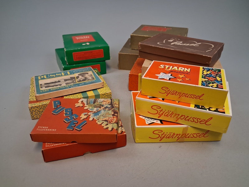 Diverse äldre pussel.