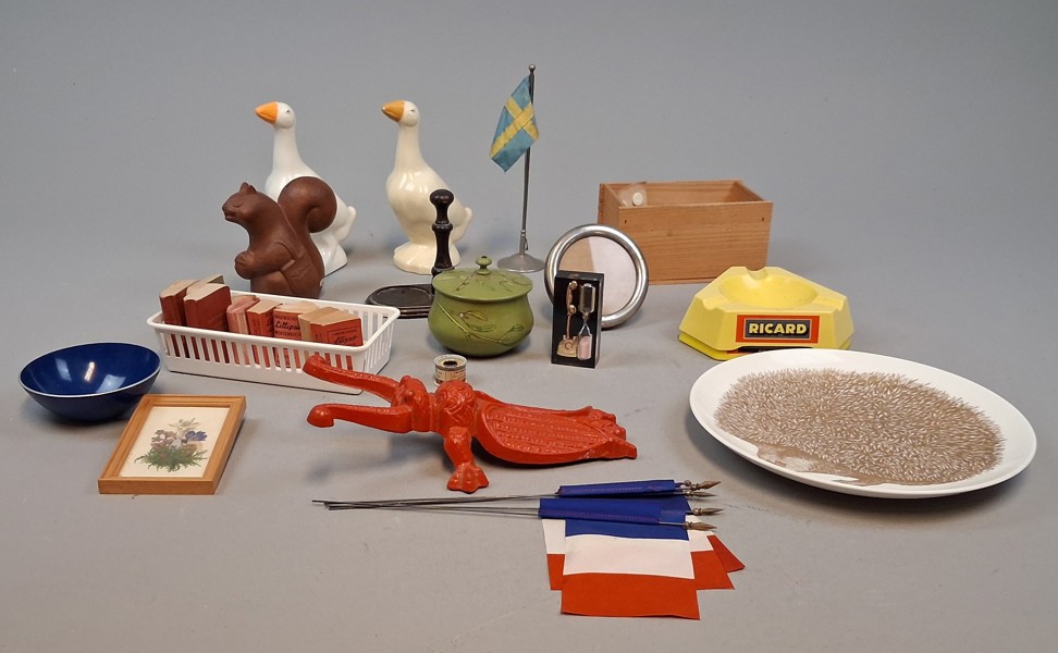 Diverse. Bl.a Stövelknekt, Sparbössa m.m.