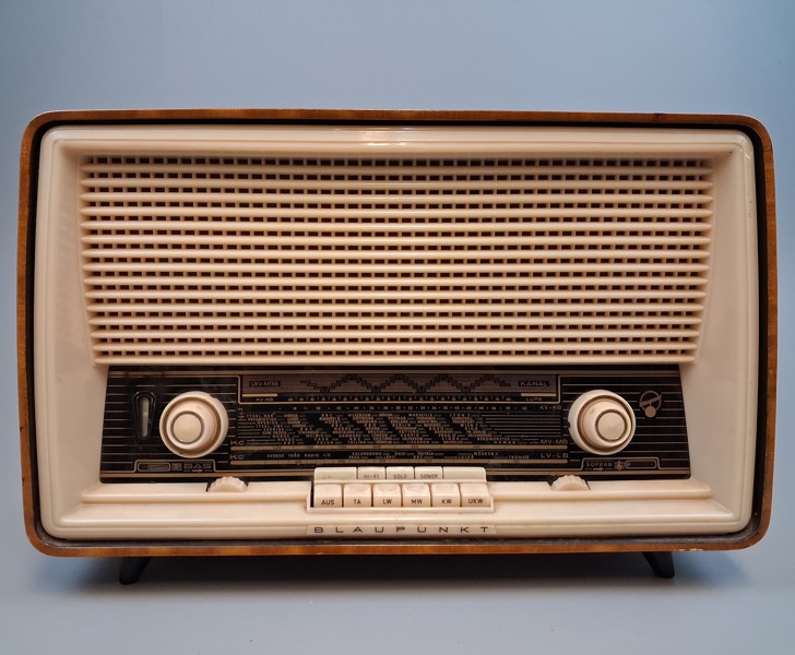 Äldre radio. Blaupunkt.