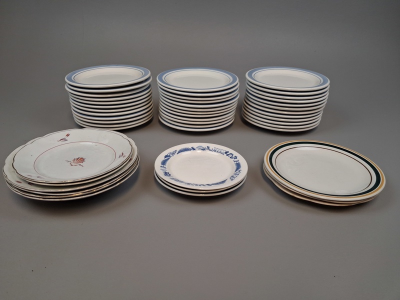 Diverse tallrikar. Bl.a IKEA.