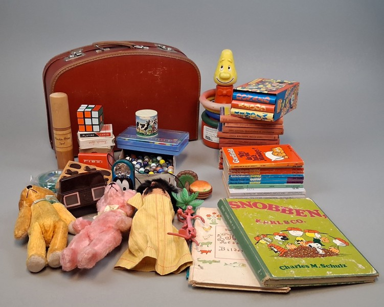 Diverse leksaker, spel m.m.