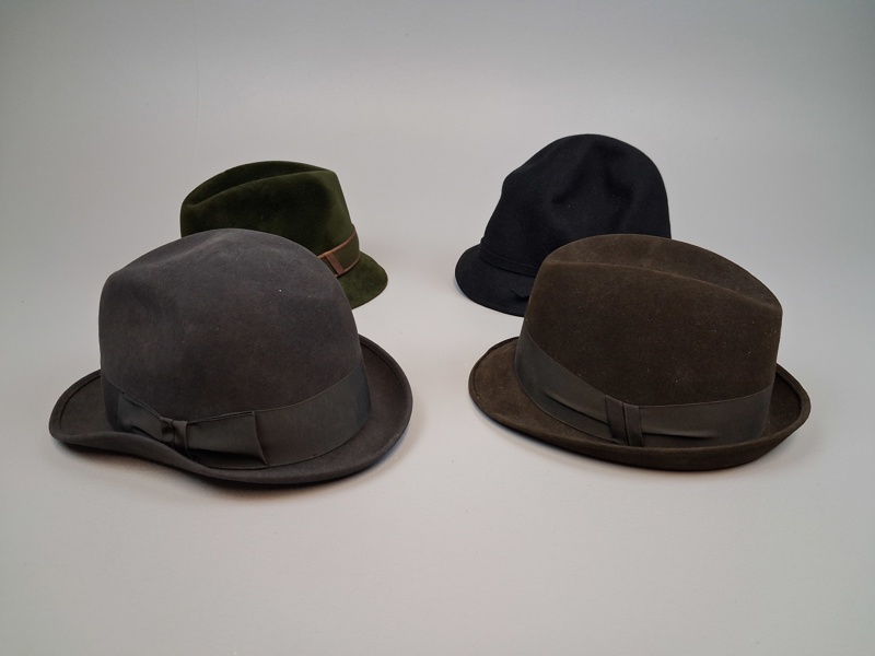 4 Hattar. Bl.a Robinson, mfl.