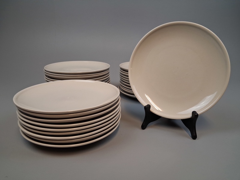 31 Tallrikar. IKEA.