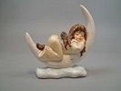 GOEBEL. Figurin, "Ängel på måne".