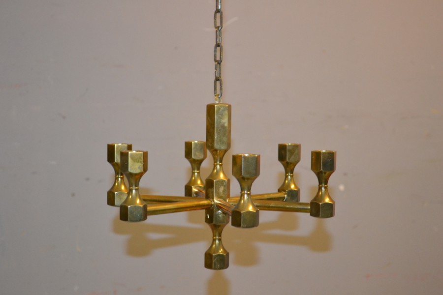 LARS BERGSTEN. Ljuskrona, mässing, Gusum, 1900-Talet.