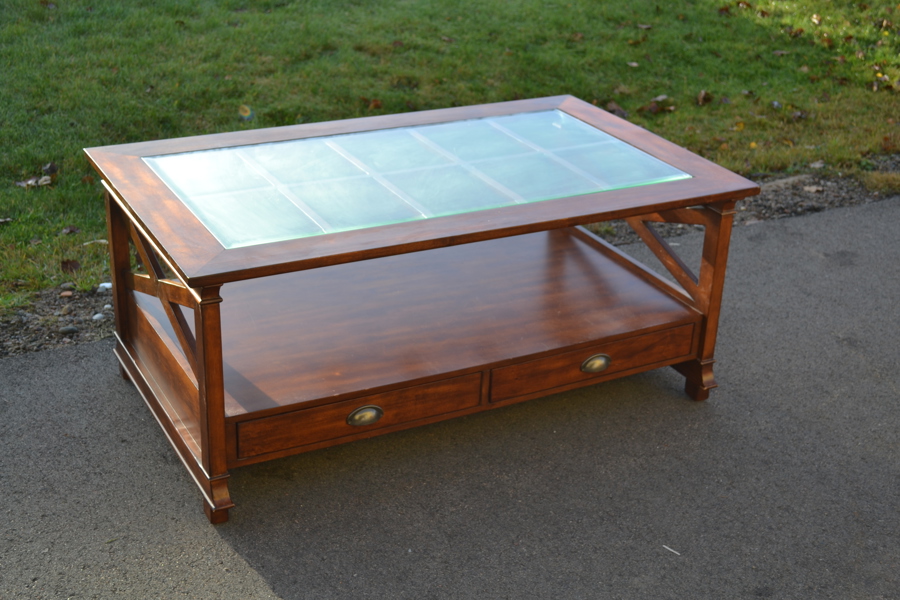 Soffbord. Engelsk stil, 1900/2000-talet.