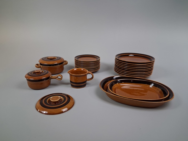 Servis-delar. Höganäs Keramik.
