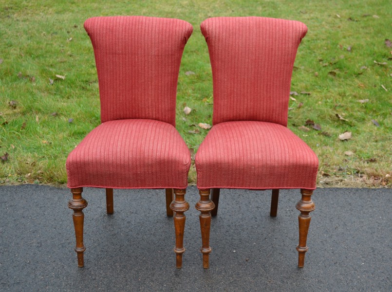 2 Stolar. Nyrenässans, 1900-talet.