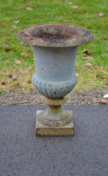 Urna. Gjutjärn.