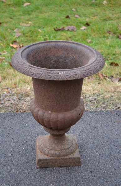 Urna. Gjutjärn.