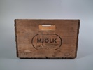 Trälåda. Mjölkcentralen.