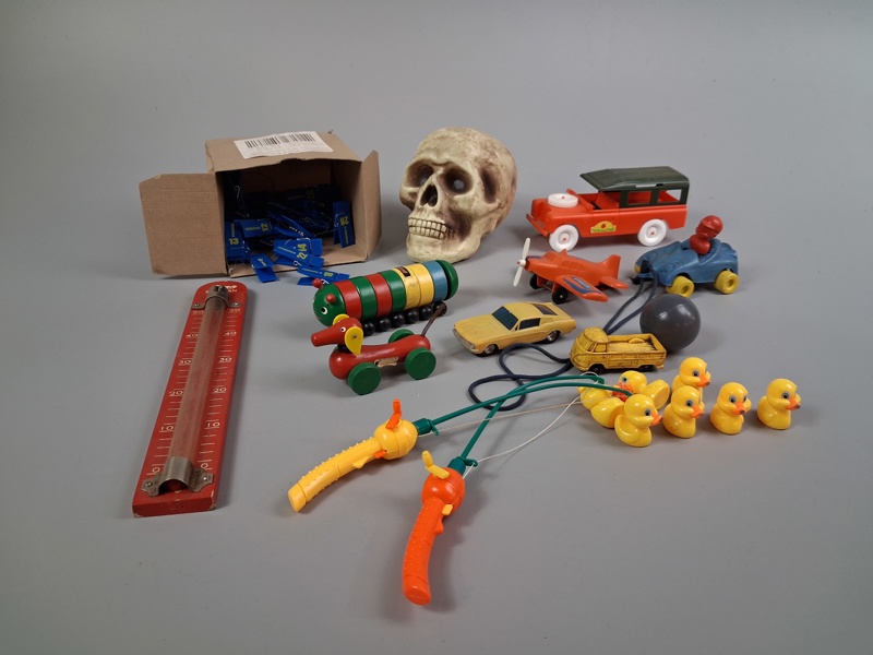 Diverse leksaker m.m. Bl.a BRIO.