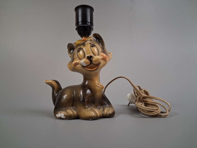 Lampfot Daisy Walt Disney.