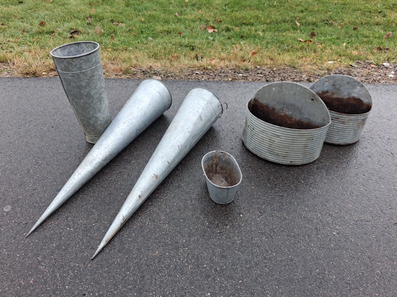 Utomhuskrukor. Zink.