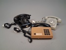 3 Telefoner, Bl.a Bakelit.