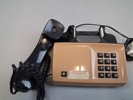 3 Telefoner, Bl.a Bakelit.