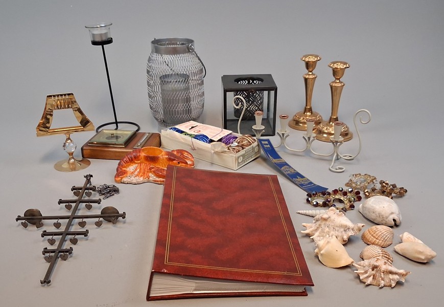 Diverse. Bl.a Barometer, Gunnar Ander, Ljusstakar m.m.