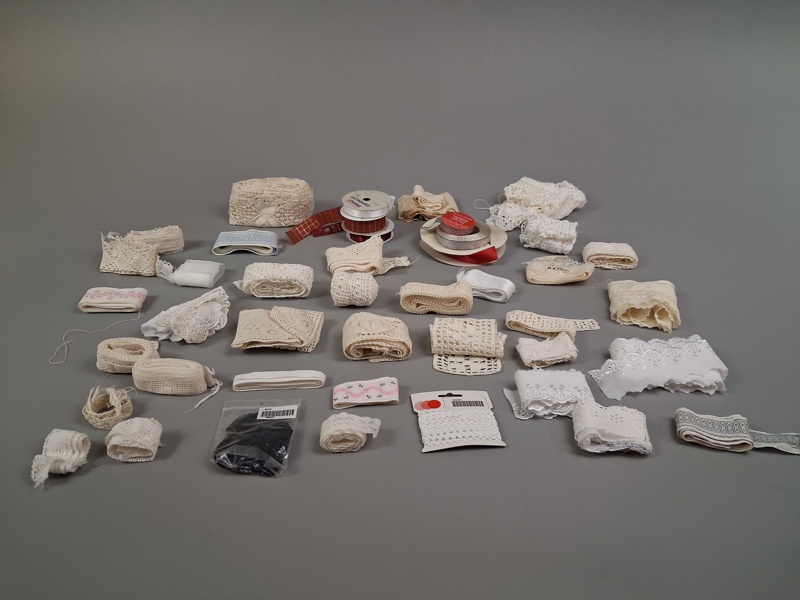 Diverse spetsband & andra band.