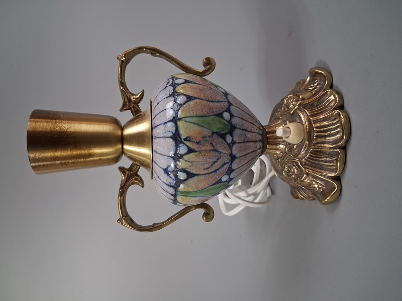 Bordslampa. EWÅ Markaryd, Keramik & Malm.