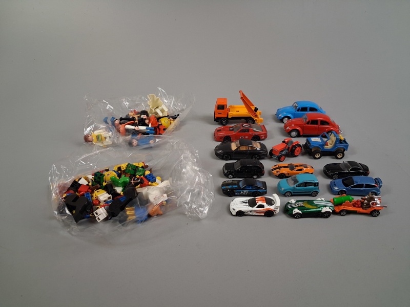Leksaker. Bilar, Lego, Geobra.