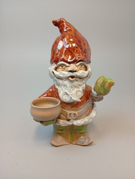 BÖRJE JACOBSSON. Tomte med grötskål. Ahla Krukmakeri, Signerad & daterad 1978.