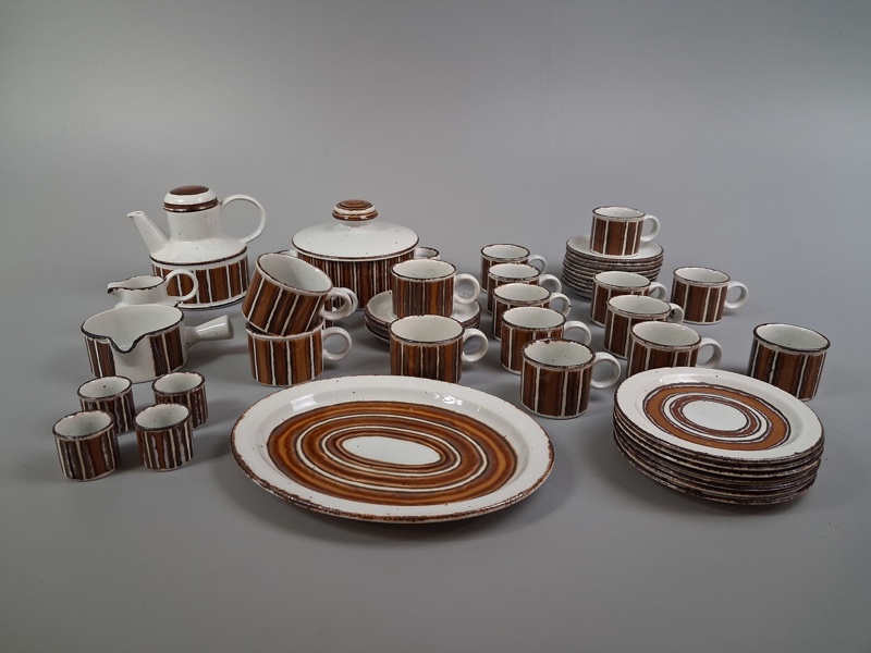 Servisdelar, "Earth", Stonehenge, MidWinter, England, 1900-talets andra hälft.